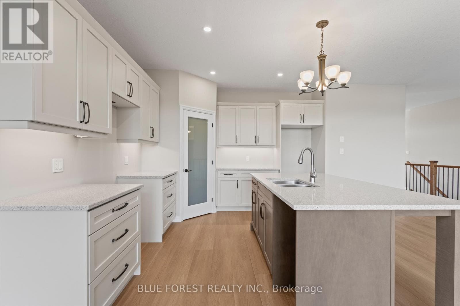218 SNYDERS AVENUE — photo 4