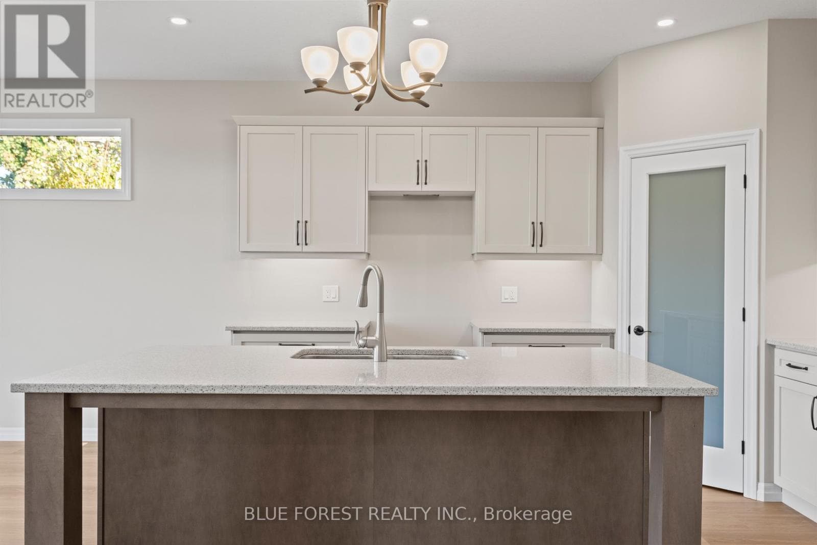 218 SNYDERS AVENUE — photo 5