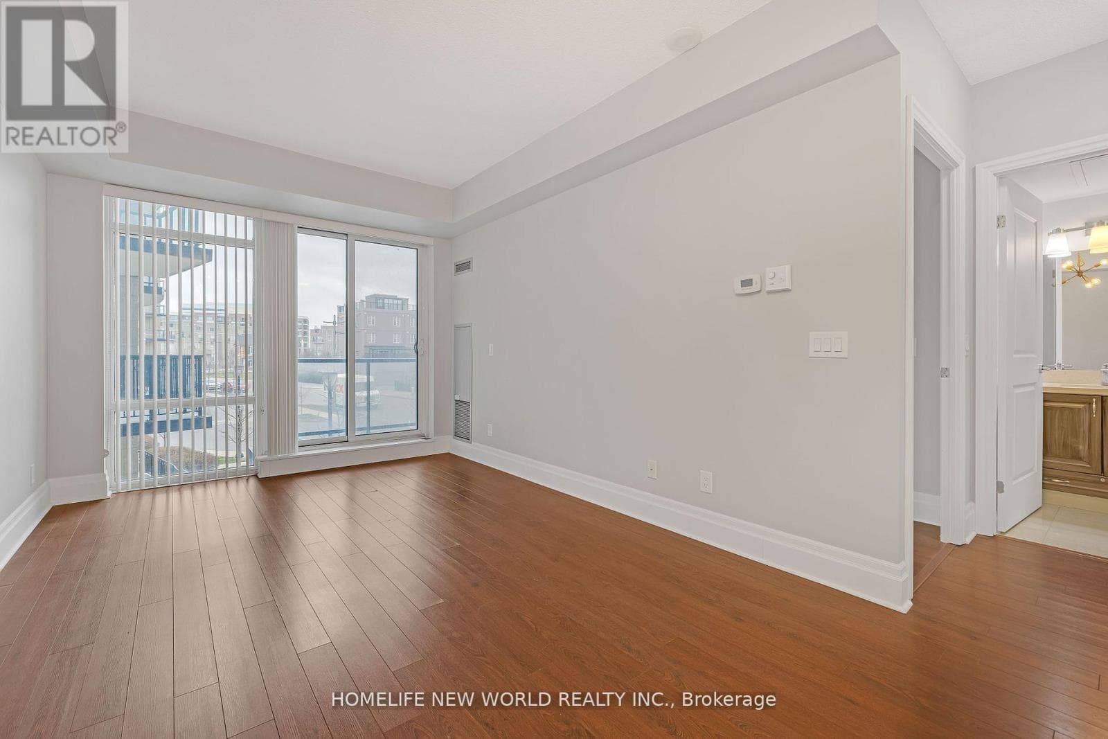 201 - 151 UPPER DUKE CRESCENT, Toronto — photo 3