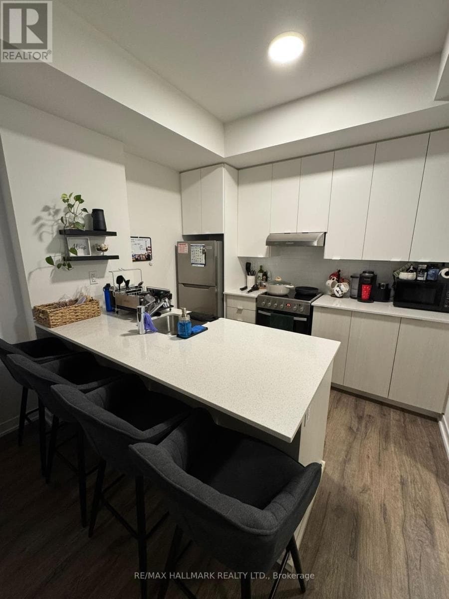 111 - 140 CANON JACKSON DRIVE in Beechborough-Greenbrook