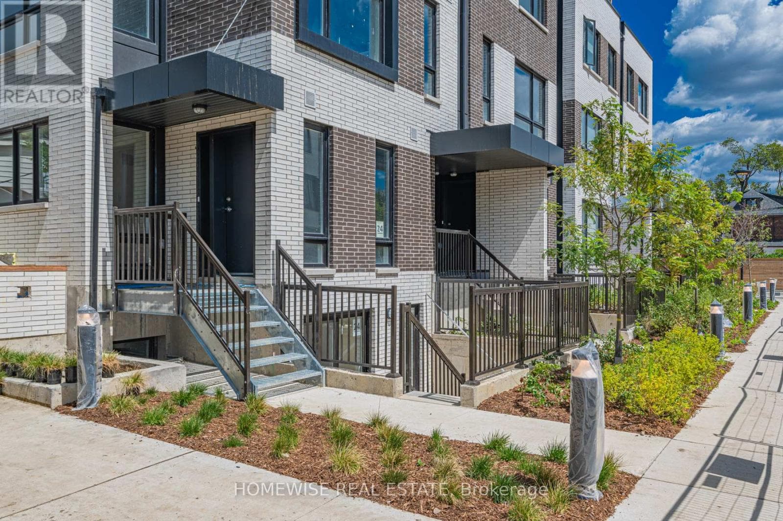 TH8 - 20 ED CLARK GARDENS in Weston-Pelham Park