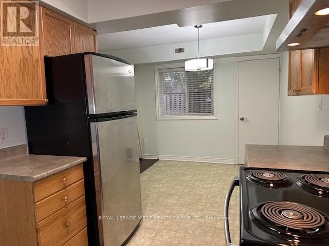 107 - 841 BATTELL STREET N — photo 4