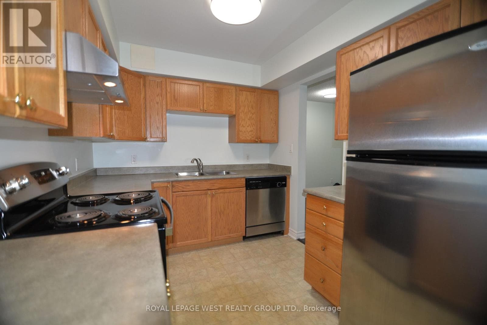 107 - 841 BATTELL STREET N — photo 3