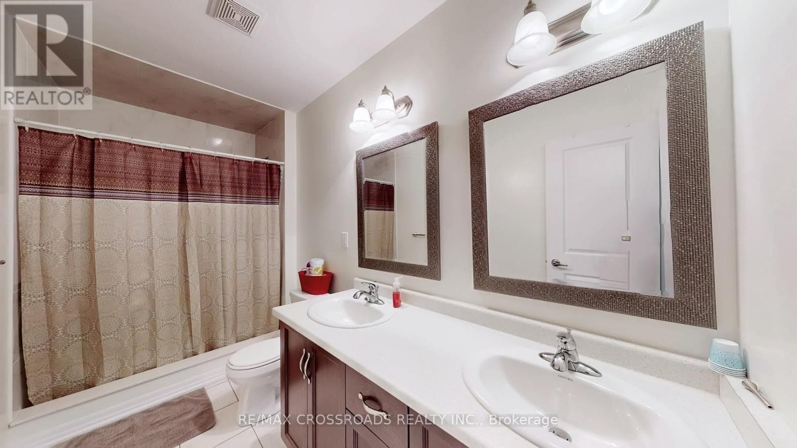 56 DOMINION CRESCENT — photo 2