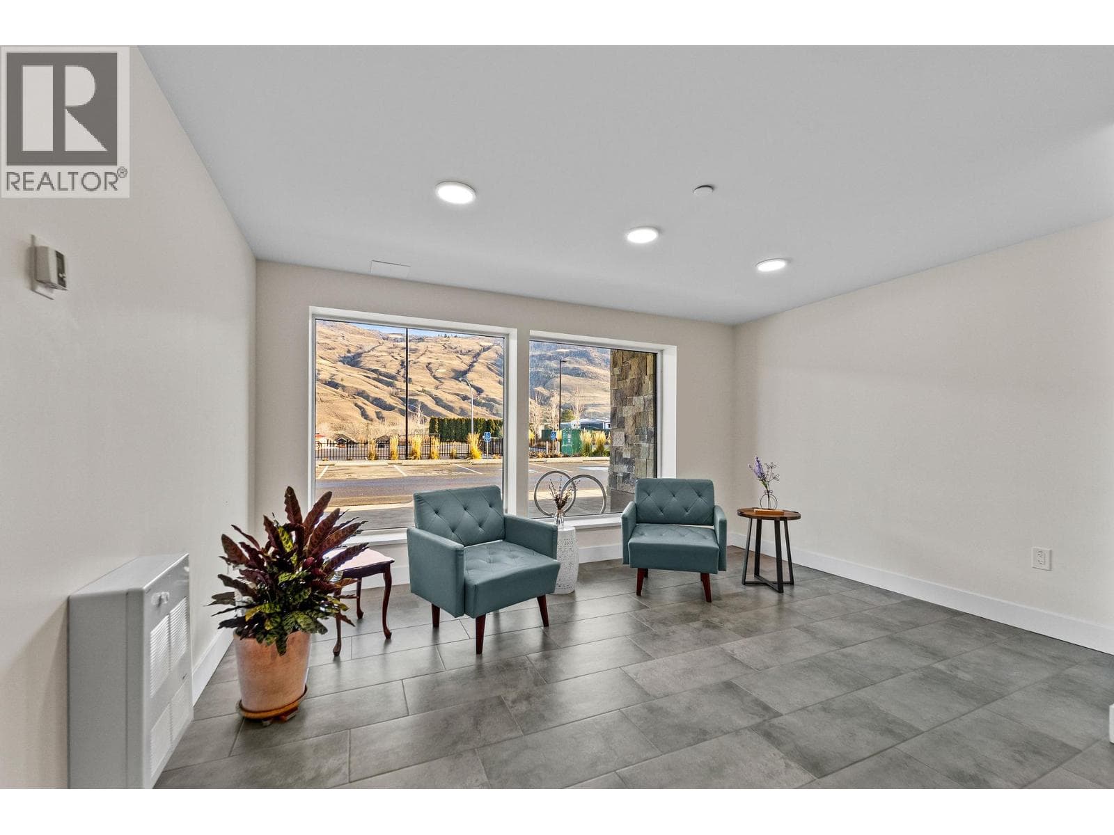 651 DUNES Drive Unit# 207, Interior REALTORS® — photo 3