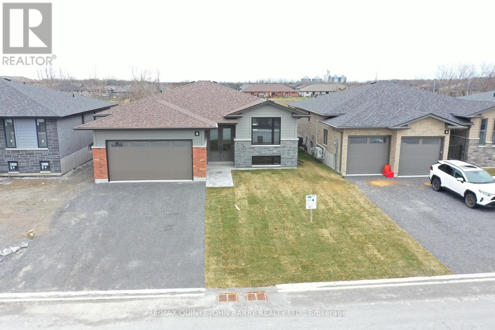 LOT 4 - 8 PARKLAND CIRCLE — photo 3