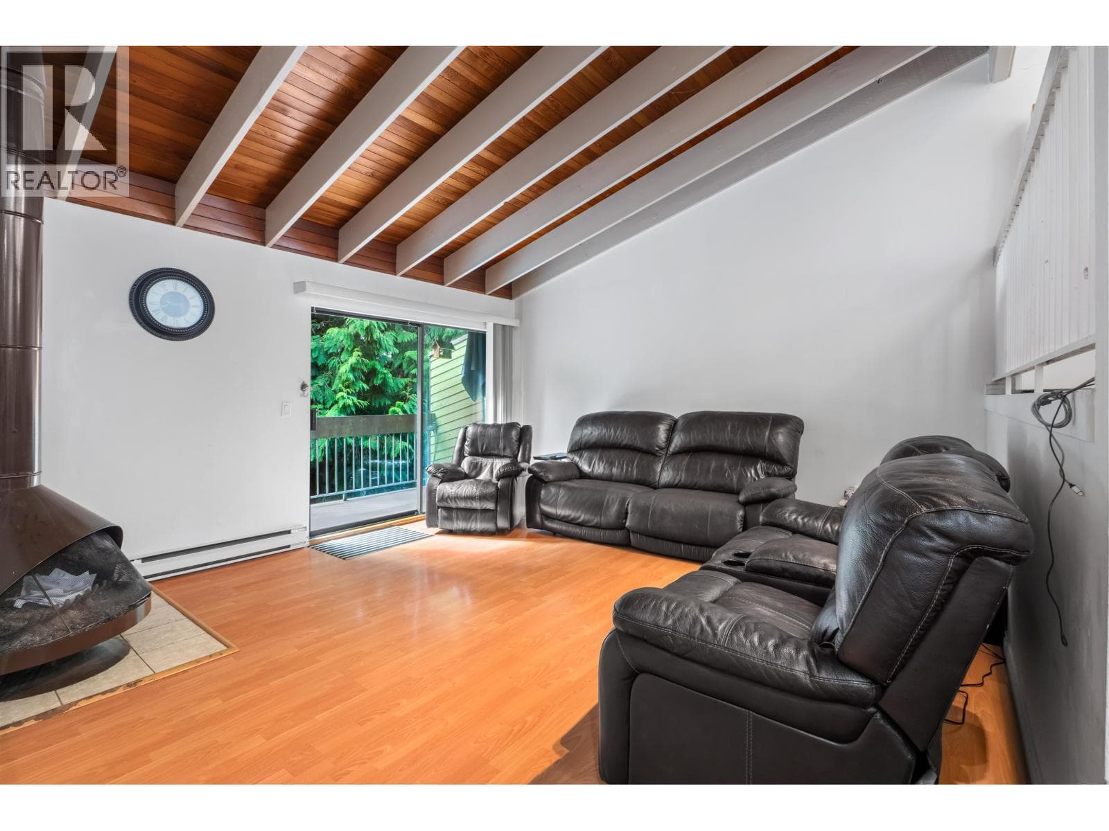 2690 KINGSFORD AVENUE — photo 2
