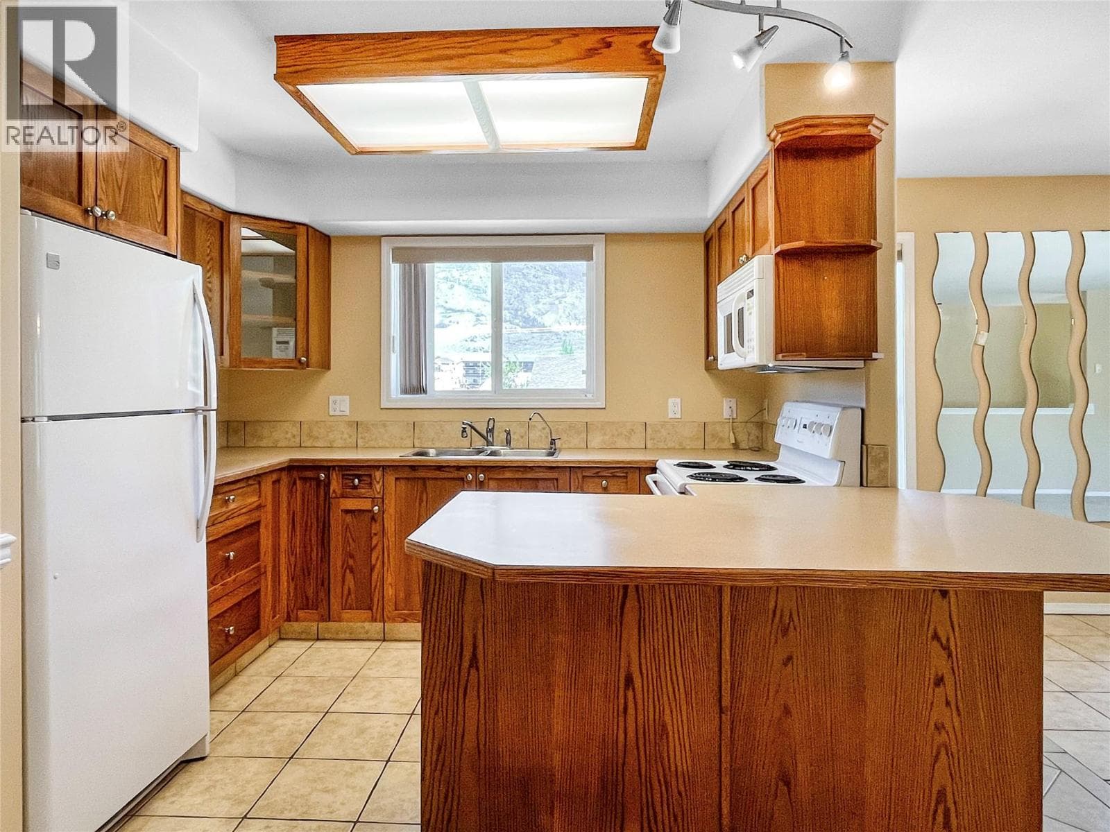 8507 70TH AVENUE UNIT 4, Interior REALTORS® — photo 4