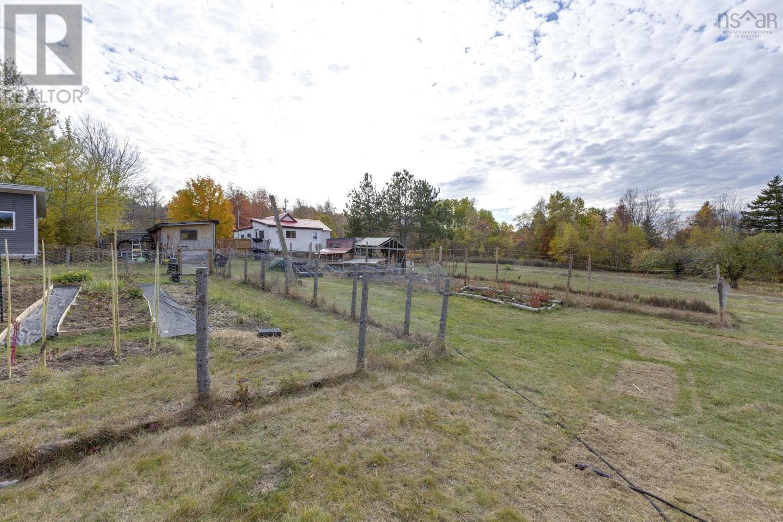 1329 HIGHWAY 321 — photo 4