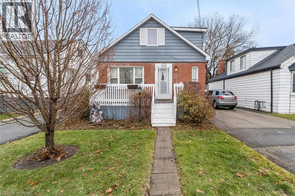 143 WALTER AVENUE SOUTH in Glenview West