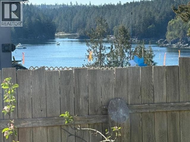 1990 WATERMAN AVENUE in 