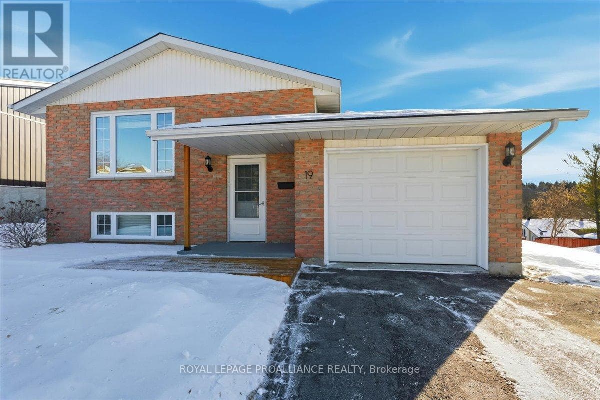 19 FLEMING ROAD, Central Lakes — photo 2