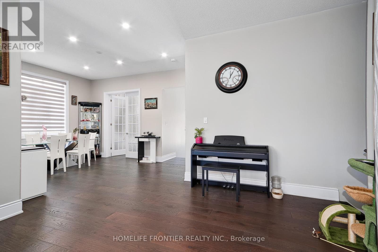 244 RAMBLEWOOD DRIVE — photo 3
