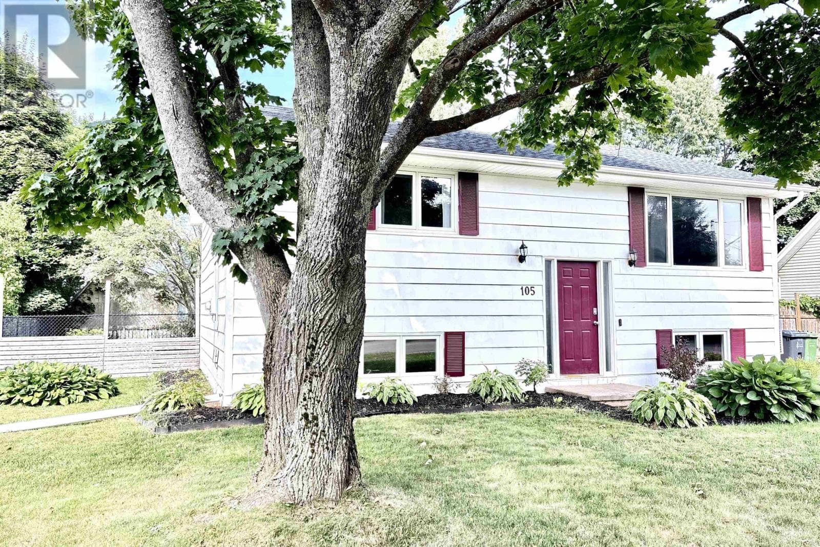 105 GLENAFTON DRIVE — photo 2