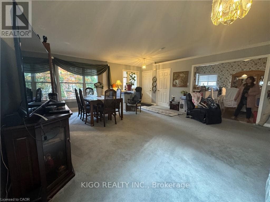 231 CHELTON ROAD, Toronto — photo 2