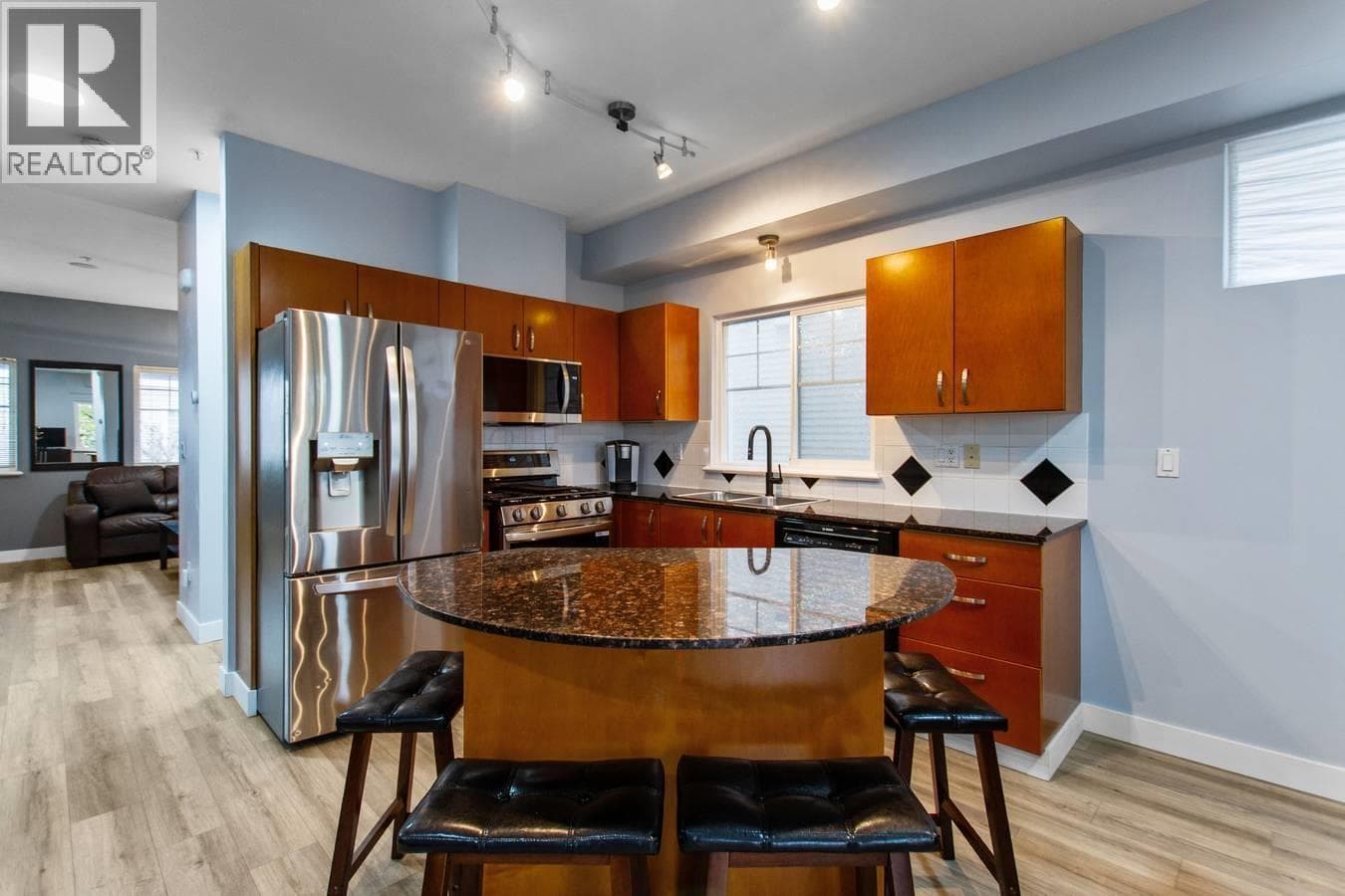 9 1108 RIVERSIDE CLOSE — photo 5