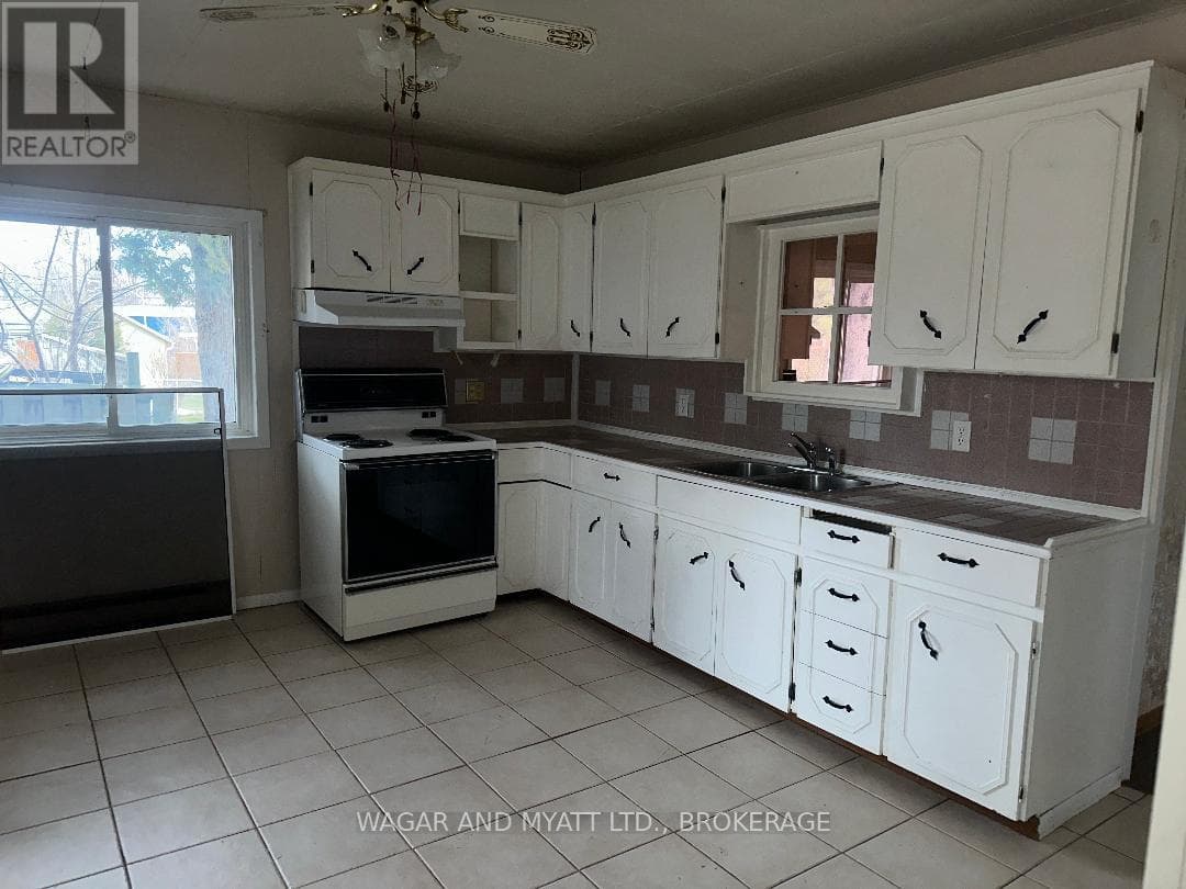 172 RICHARD STREET, Kingston — photo 2