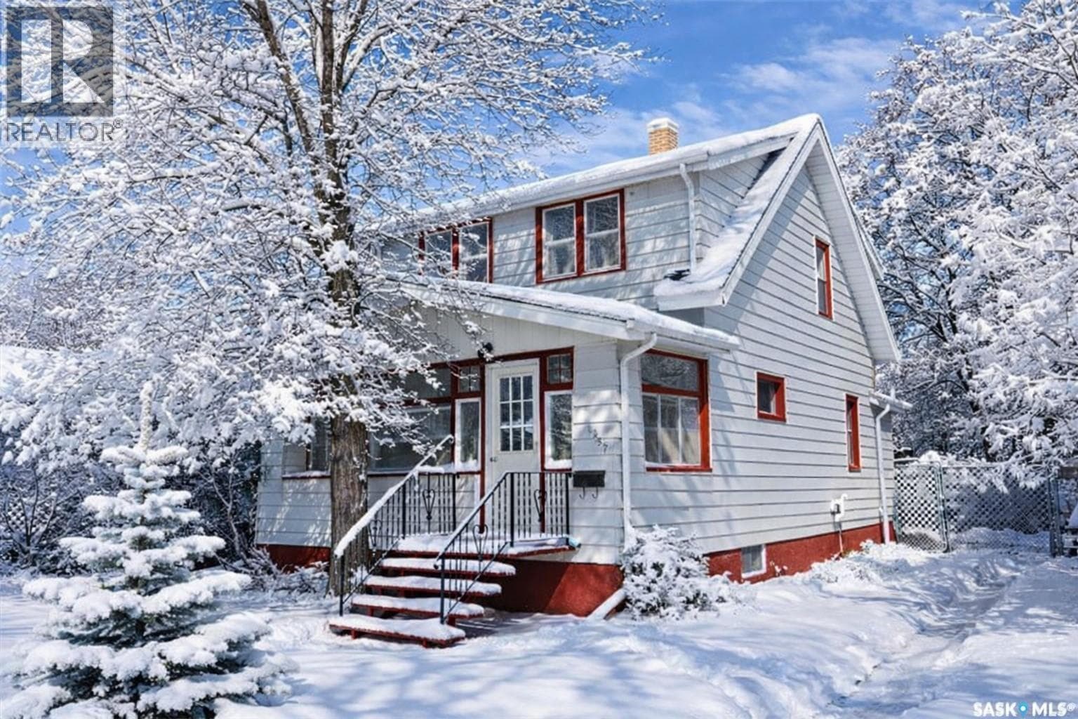 1357 ELPHINSTONE STREET in Old 33