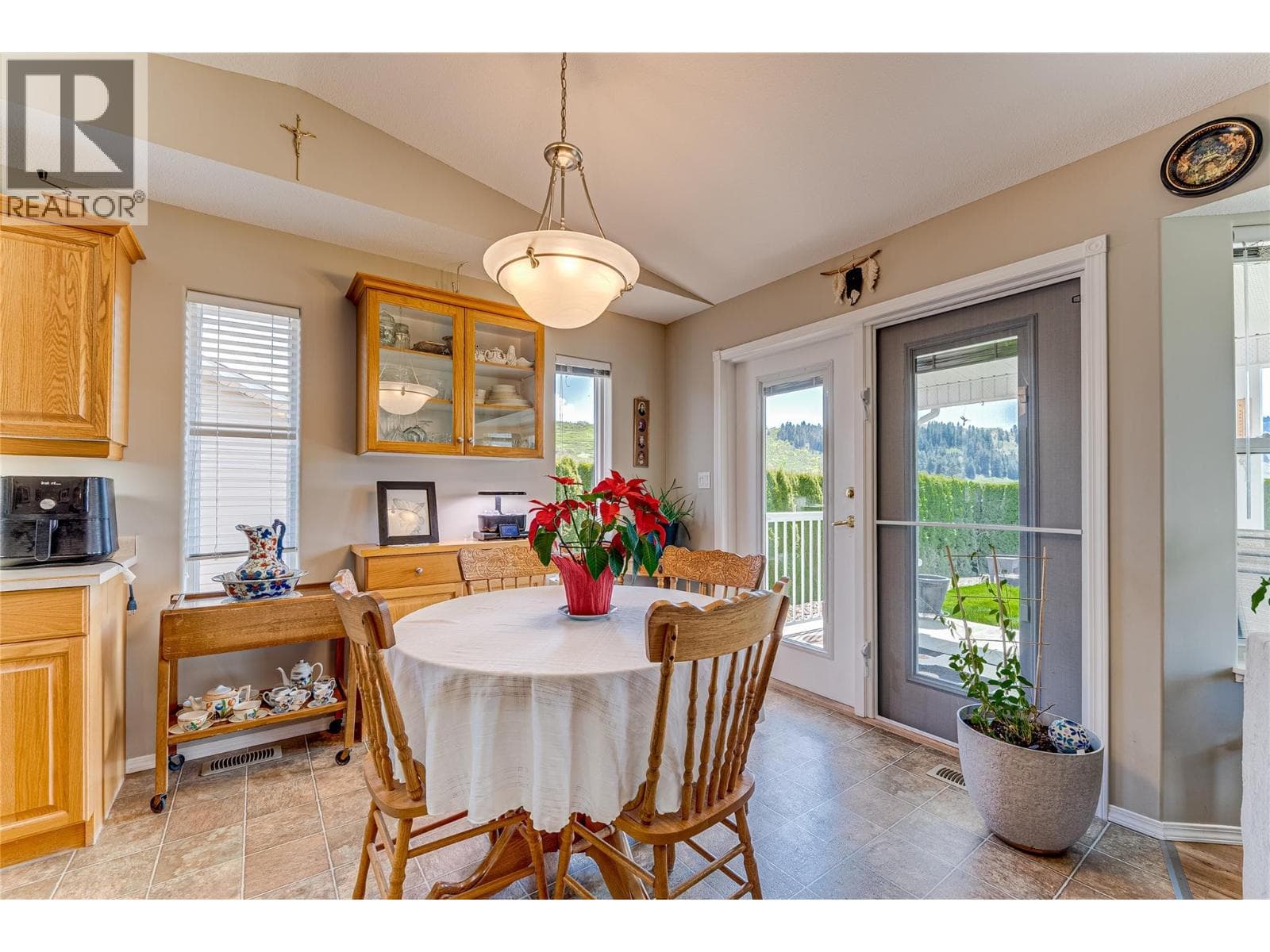855 8 AVENUE, Interior REALTORS® — photo 2
