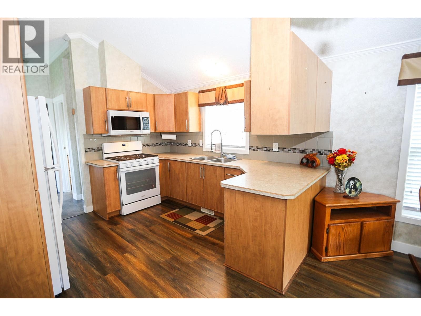 3700 LOUIS CREEK ROAD UNIT 2, Interior REALTORS® — photo 5