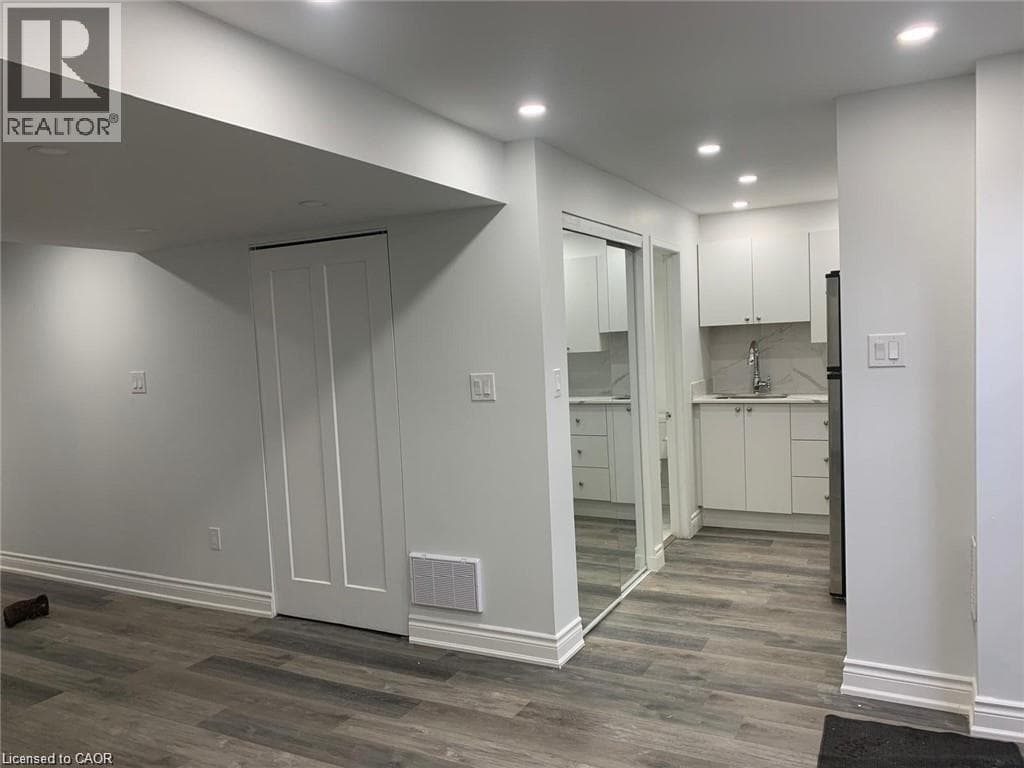 1005 FARMSTEAD Drive Unit# Basement, Cornerstone — photo 5