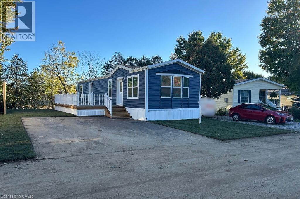 24 MACPHERSON CRESCENT in 1100