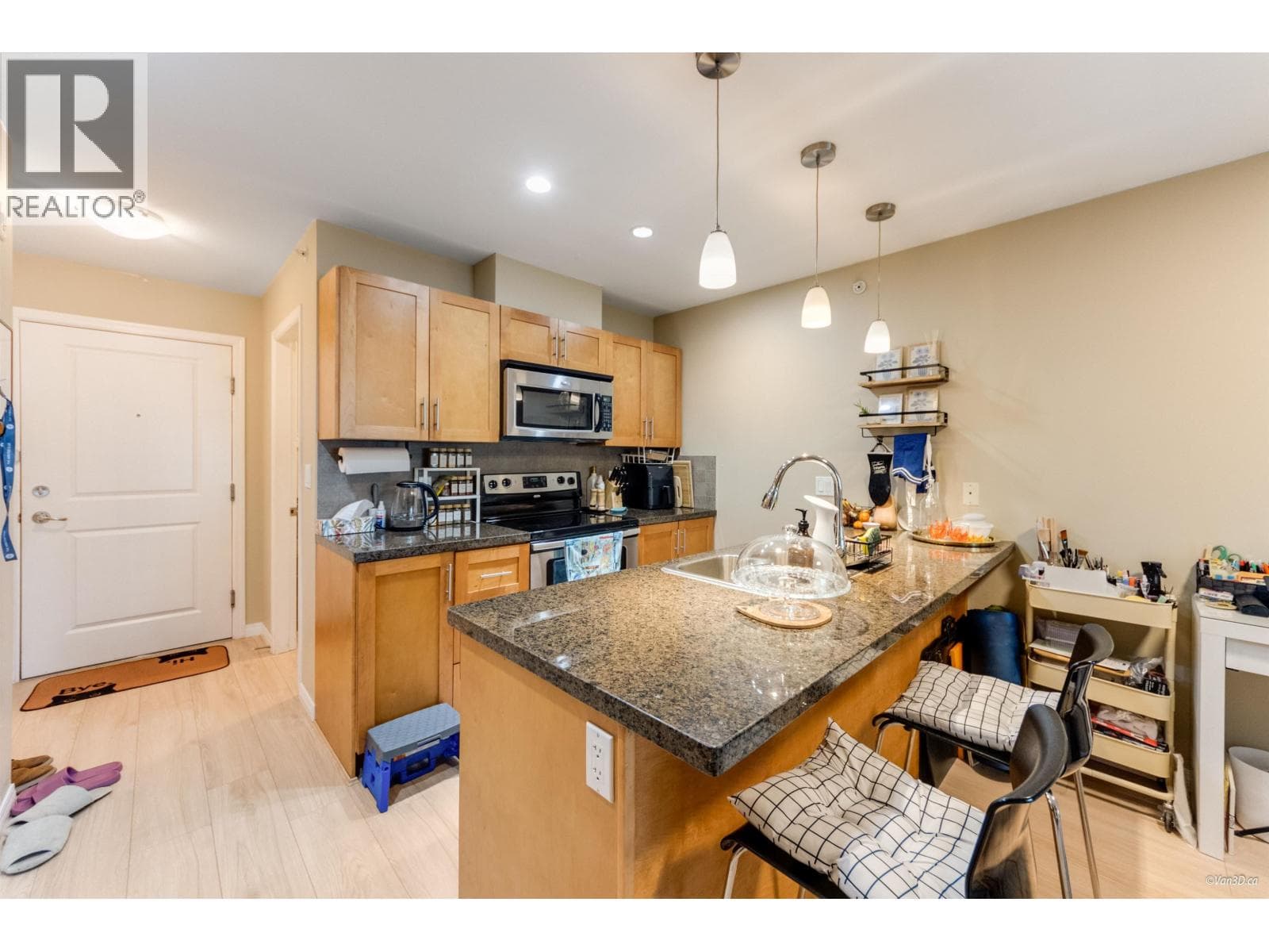 307 5000 IMPERIAL STREET, Greater Vancouver — photo 3