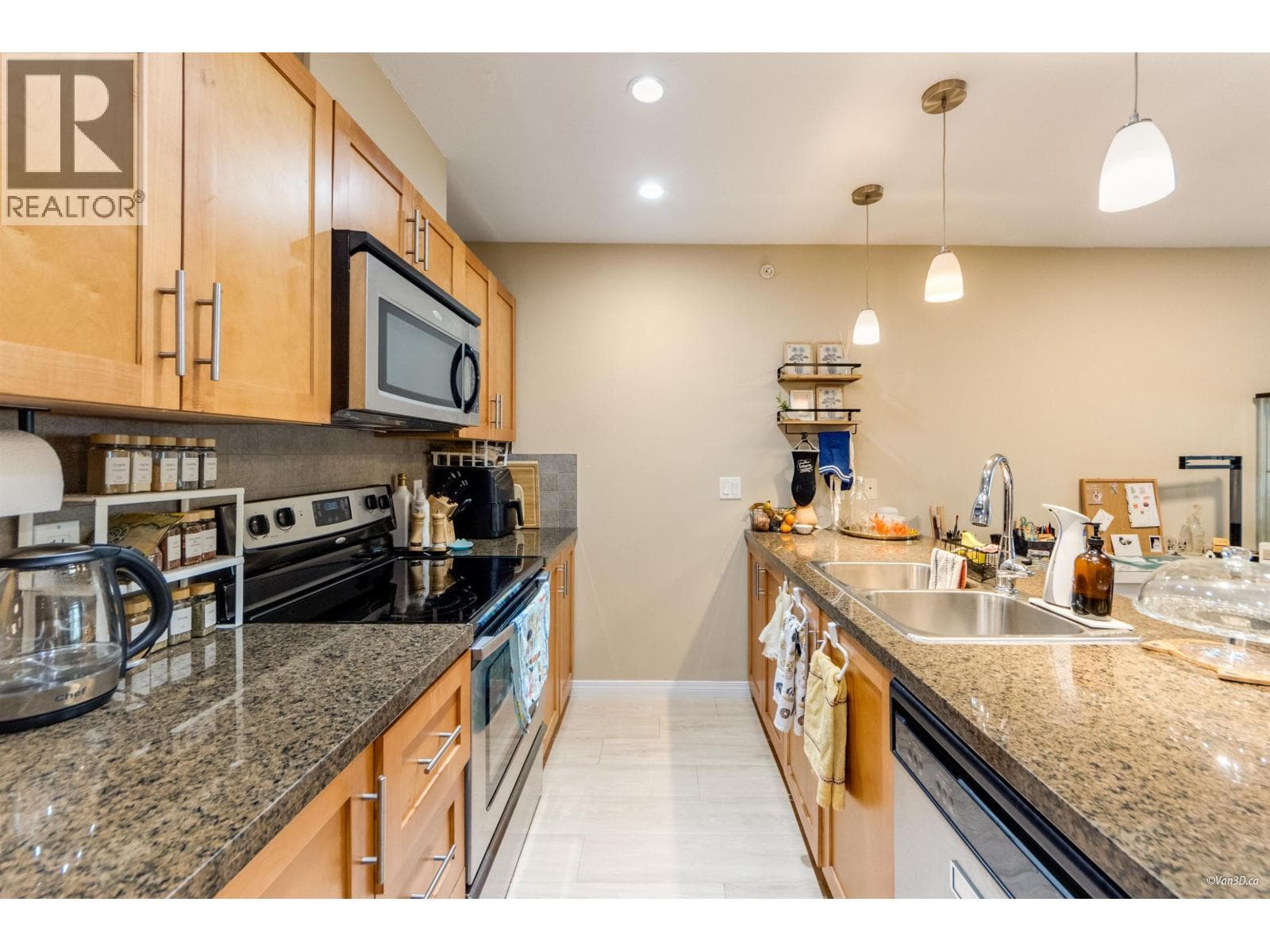 307 5000 IMPERIAL STREET, Greater Vancouver — photo 4