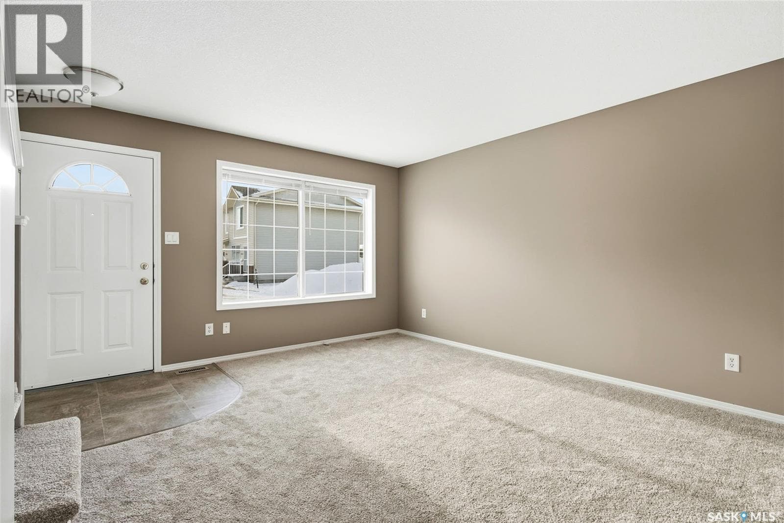 2748 CRANBOURN CRESCENT — photo 3