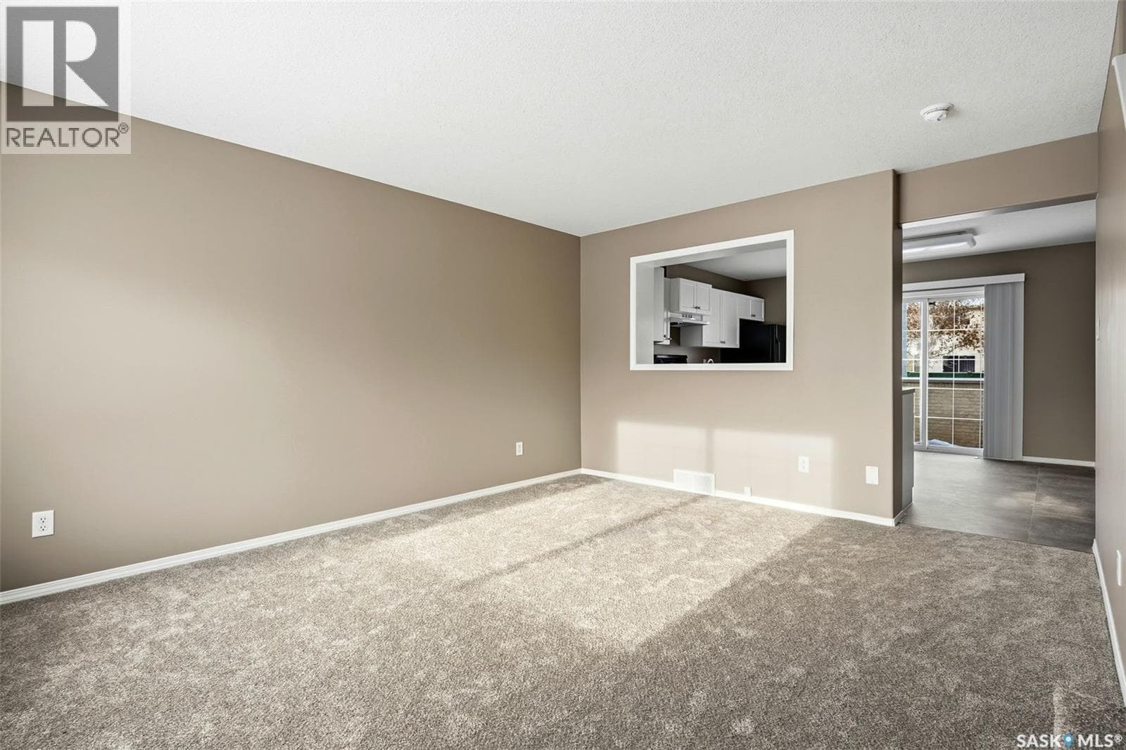 2748 CRANBOURN CRESCENT — photo 5