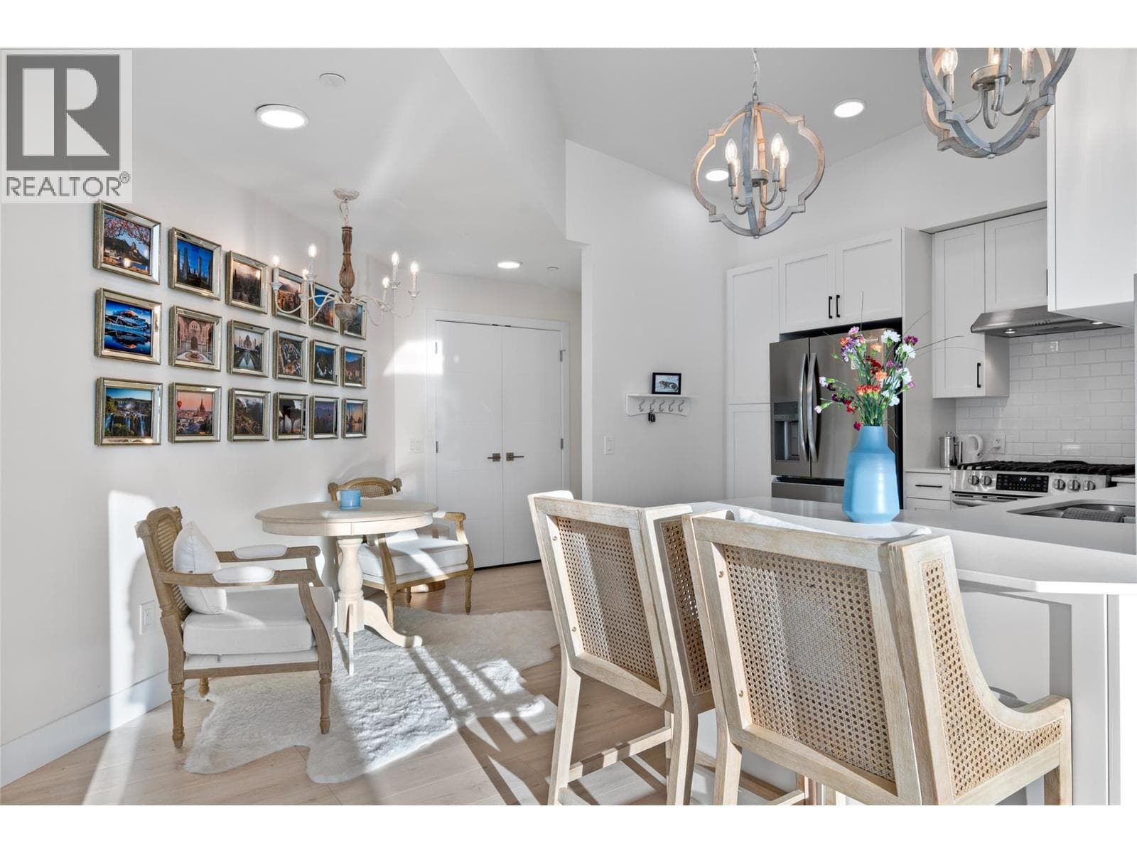 651 DUNES Drive Unit# 401, Interior REALTORS® — photo 2