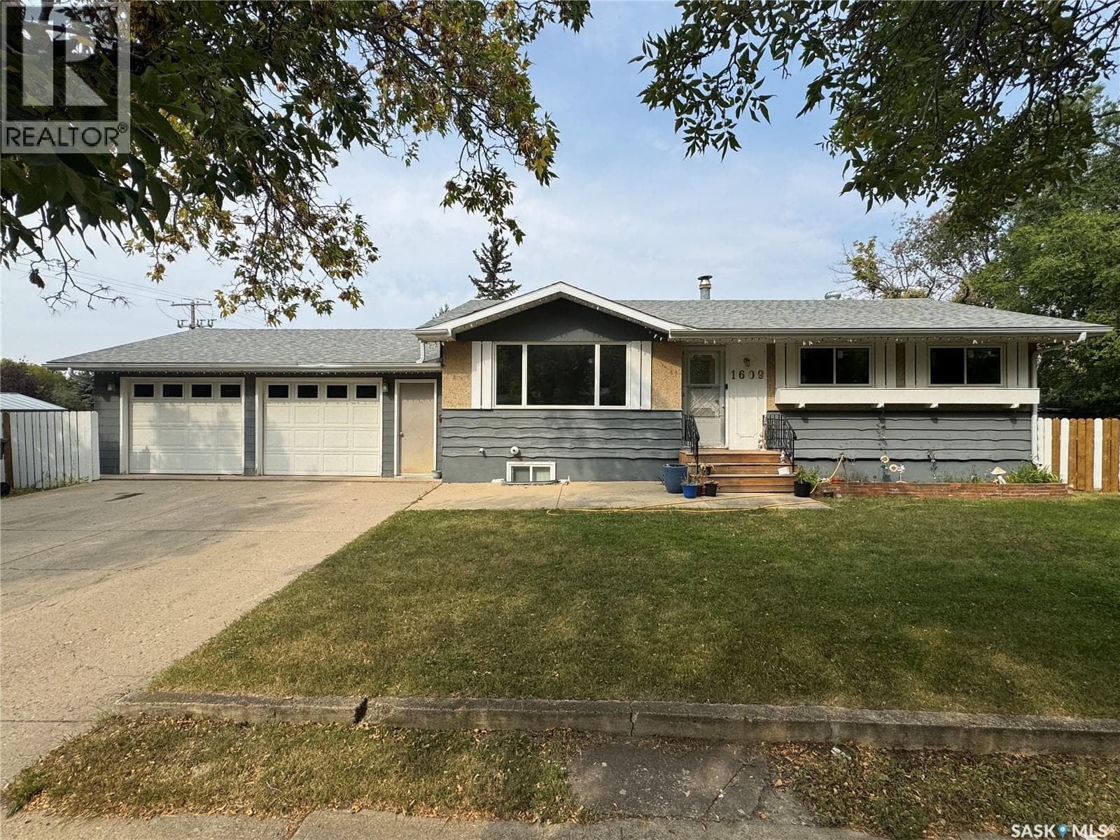 1609 Warren AVENUE — photo 2