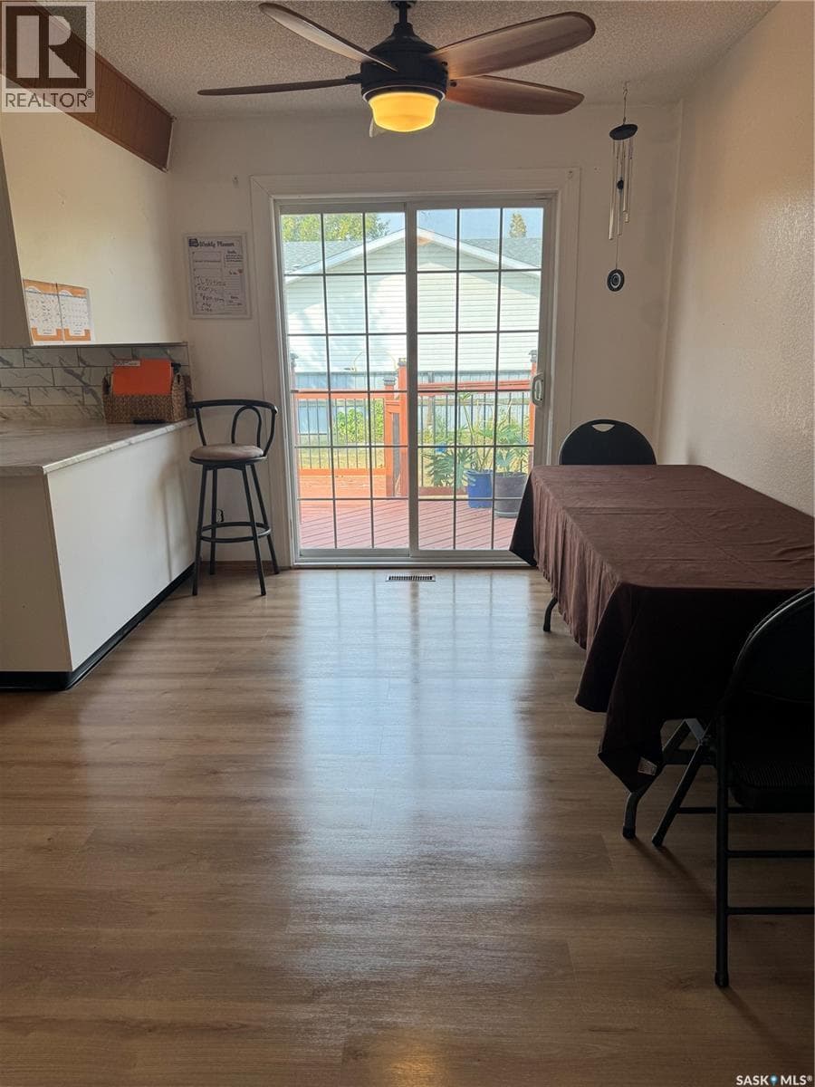 1609 Warren AVENUE in 