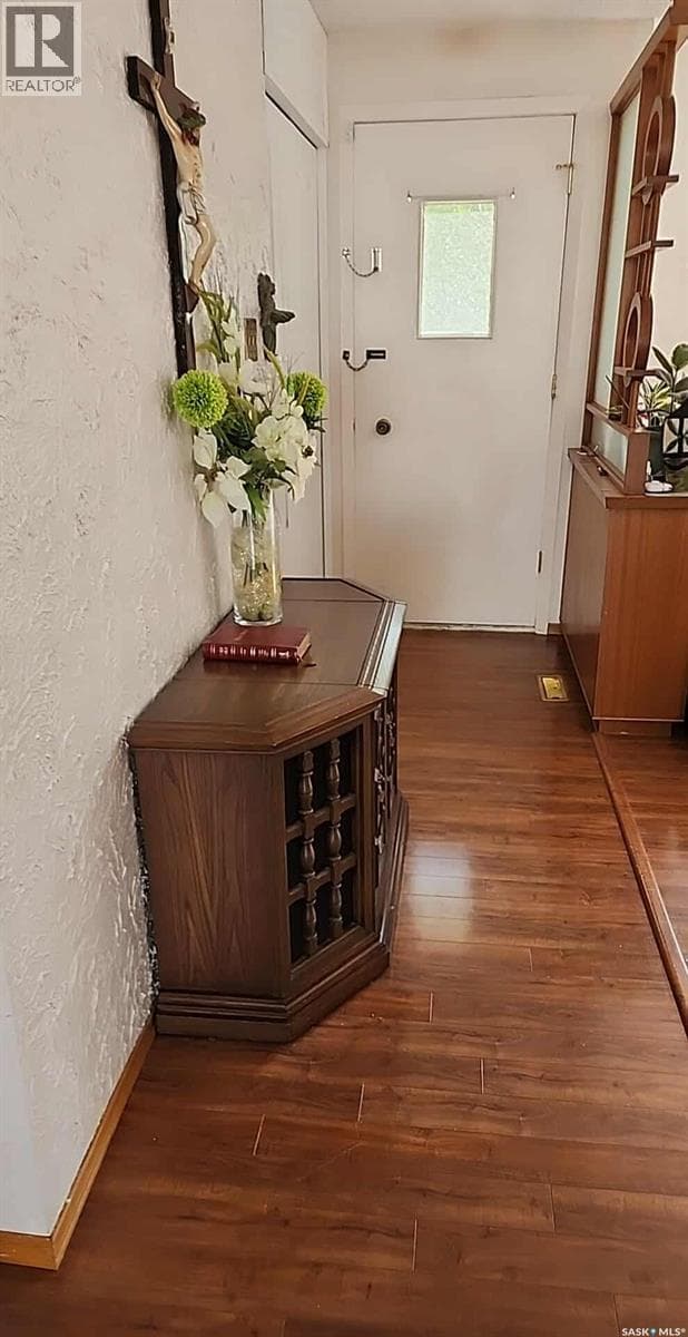1609 Warren AVENUE — photo 3
