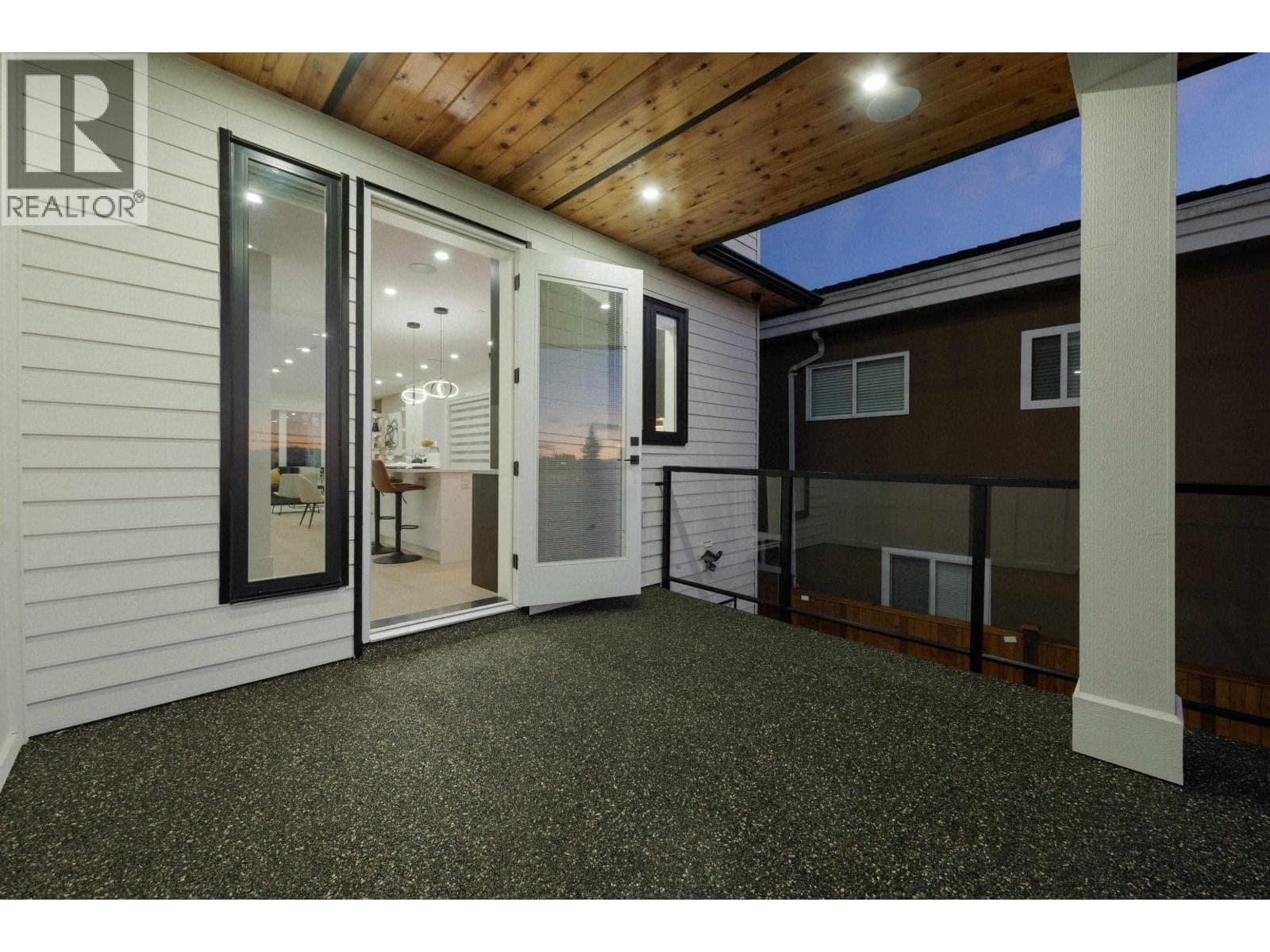 2 7361 FRASER STREET — photo 3