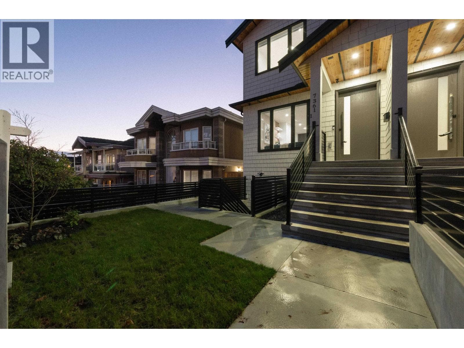 2 7361 FRASER STREET — photo 5