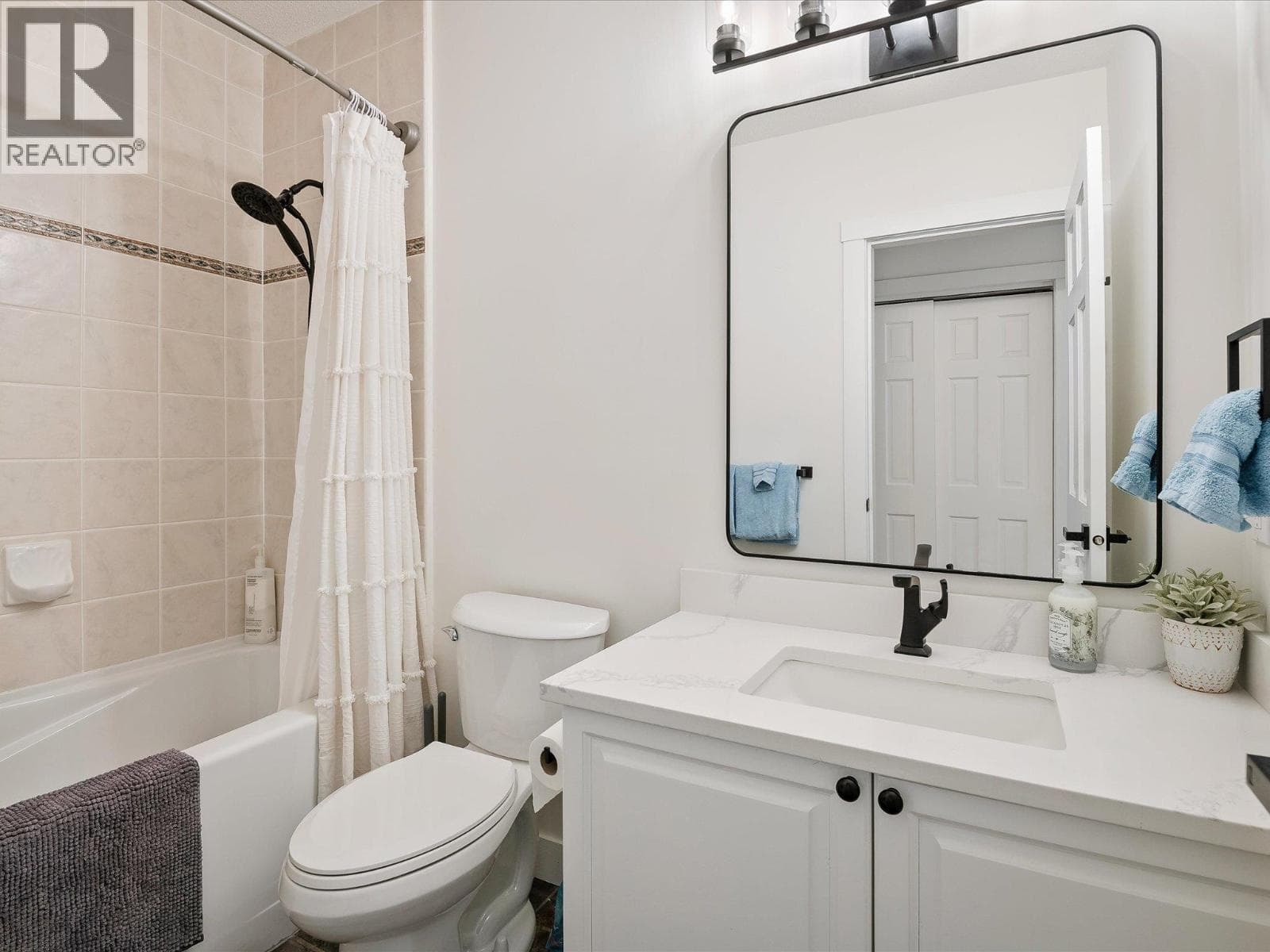 203 4405 BLACKCOMB WAY, Greater Vancouver — photo 4