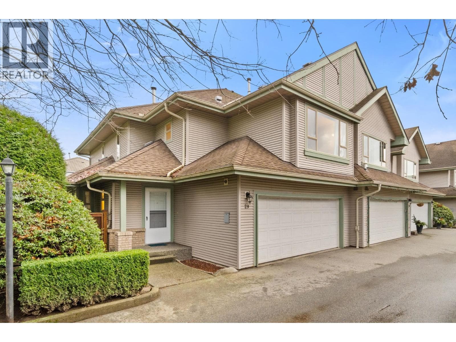 29 1255 RIVERSIDE DRIVE in Birchland Manor
