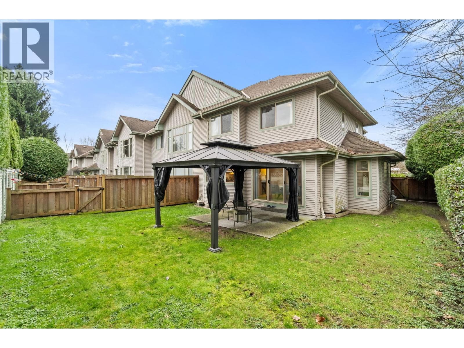 29 1255 RIVERSIDE DRIVE — photo 2