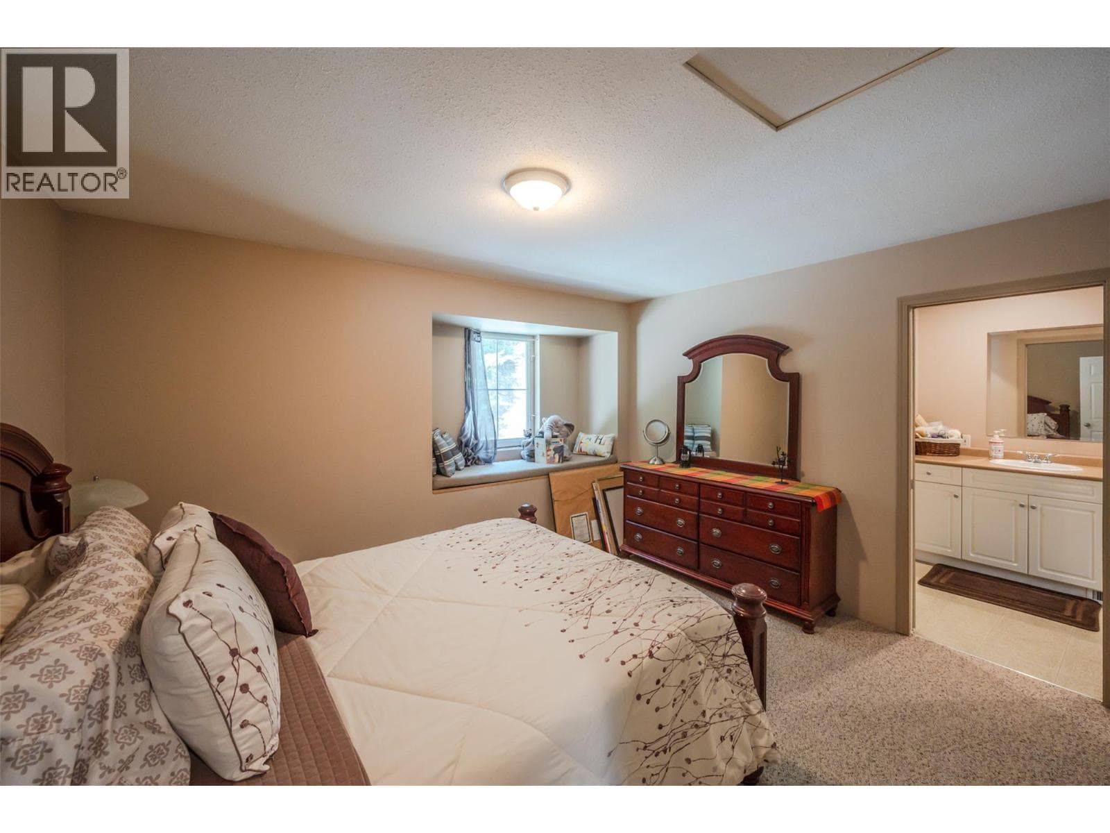 2454 Coalmont Road, Interior REALTORS® — photo 2