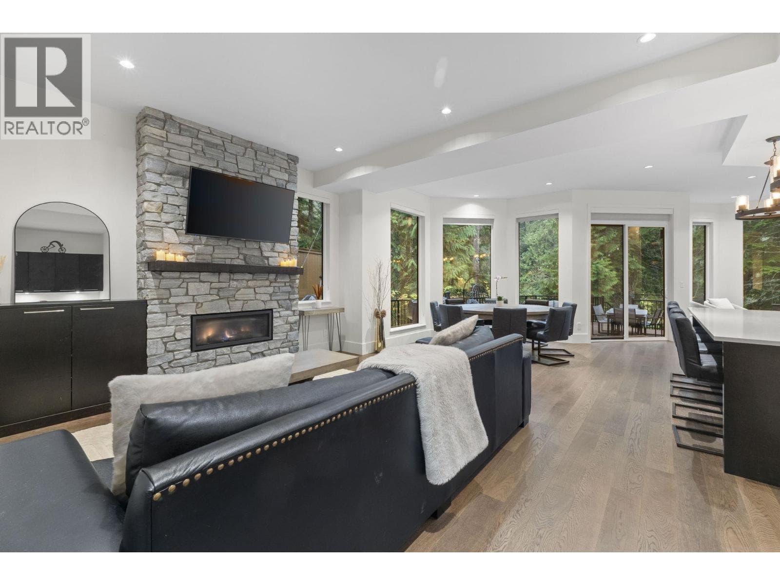 22 3295 SUNNYSIDE ROAD in Anmore
