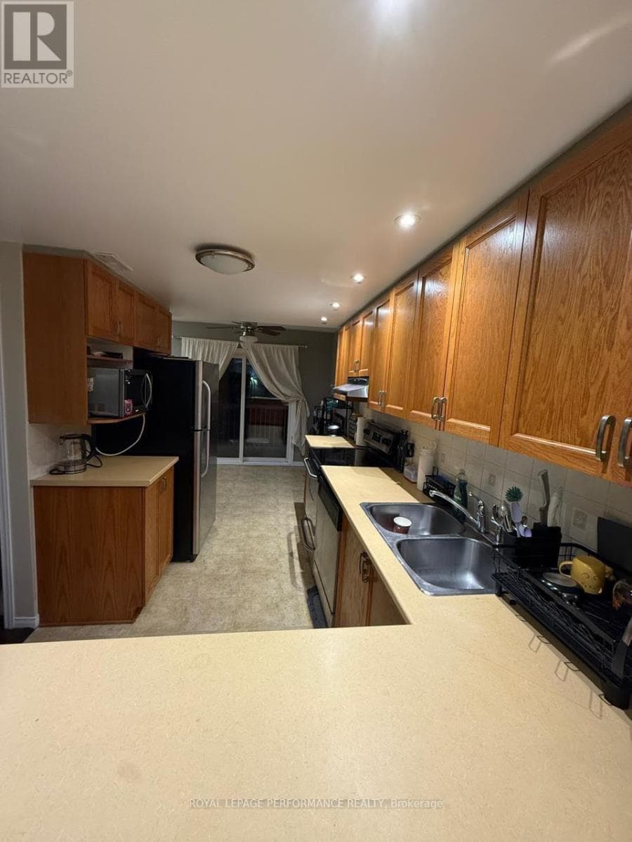 390 CROWNRIDGE DRIVE, Ottawa — photo 2