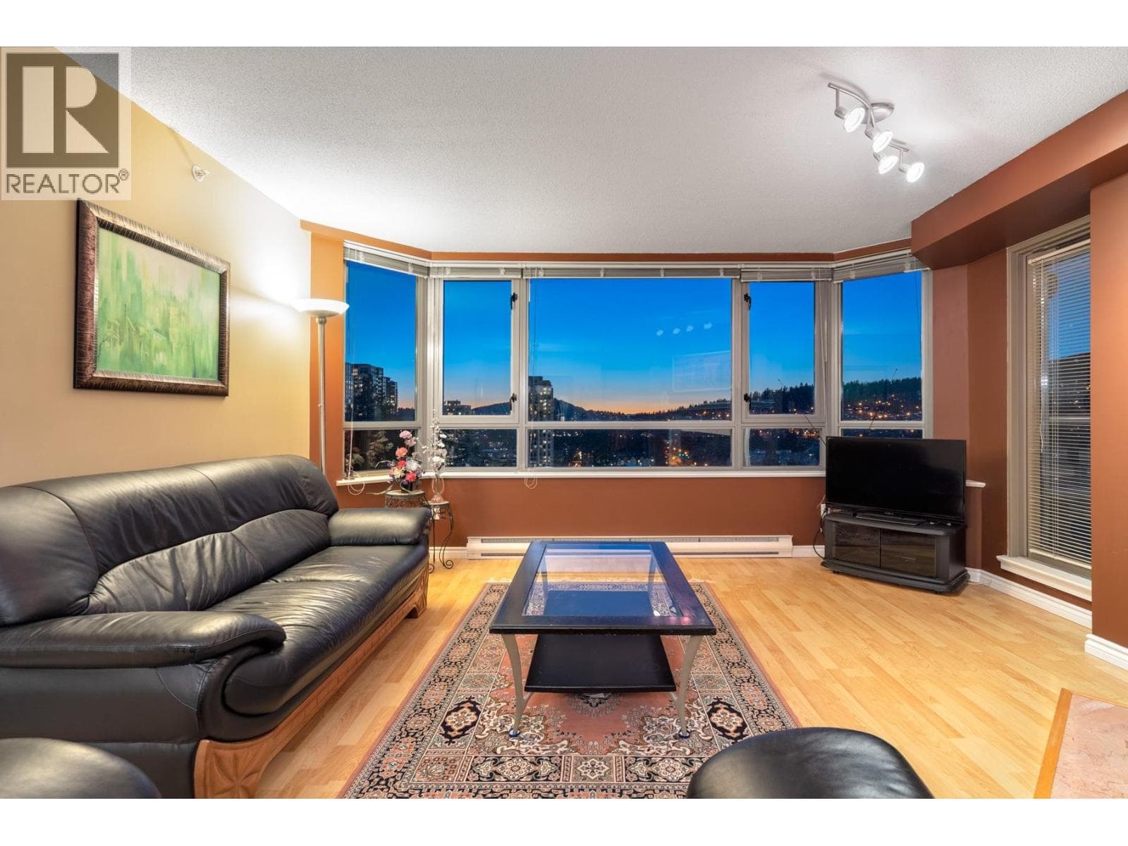 1502 3070 GUILDFORD WAY, Greater Vancouver — photo 2