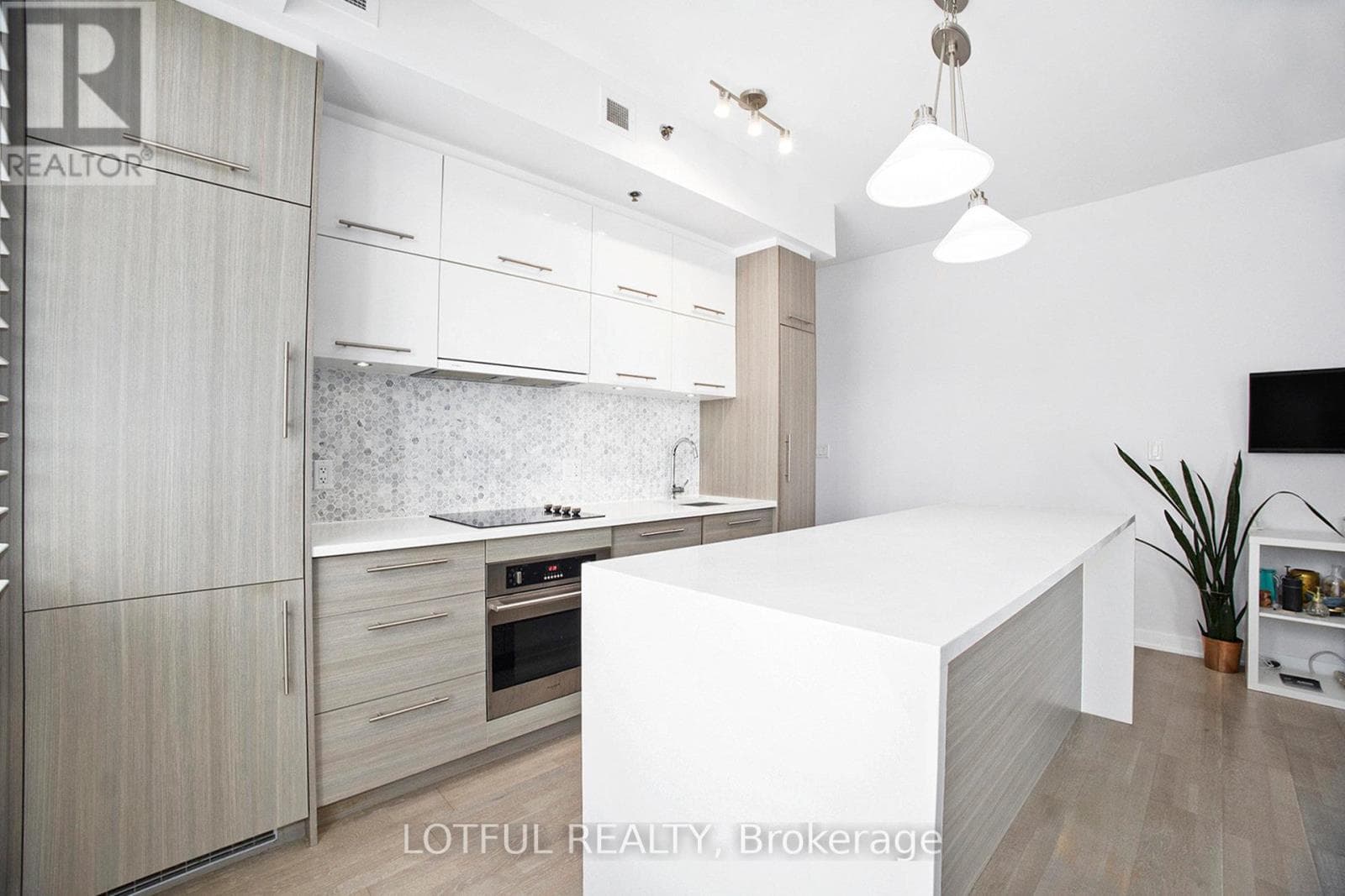 601 - 428 SPARKS STREET in CENTRETOWN