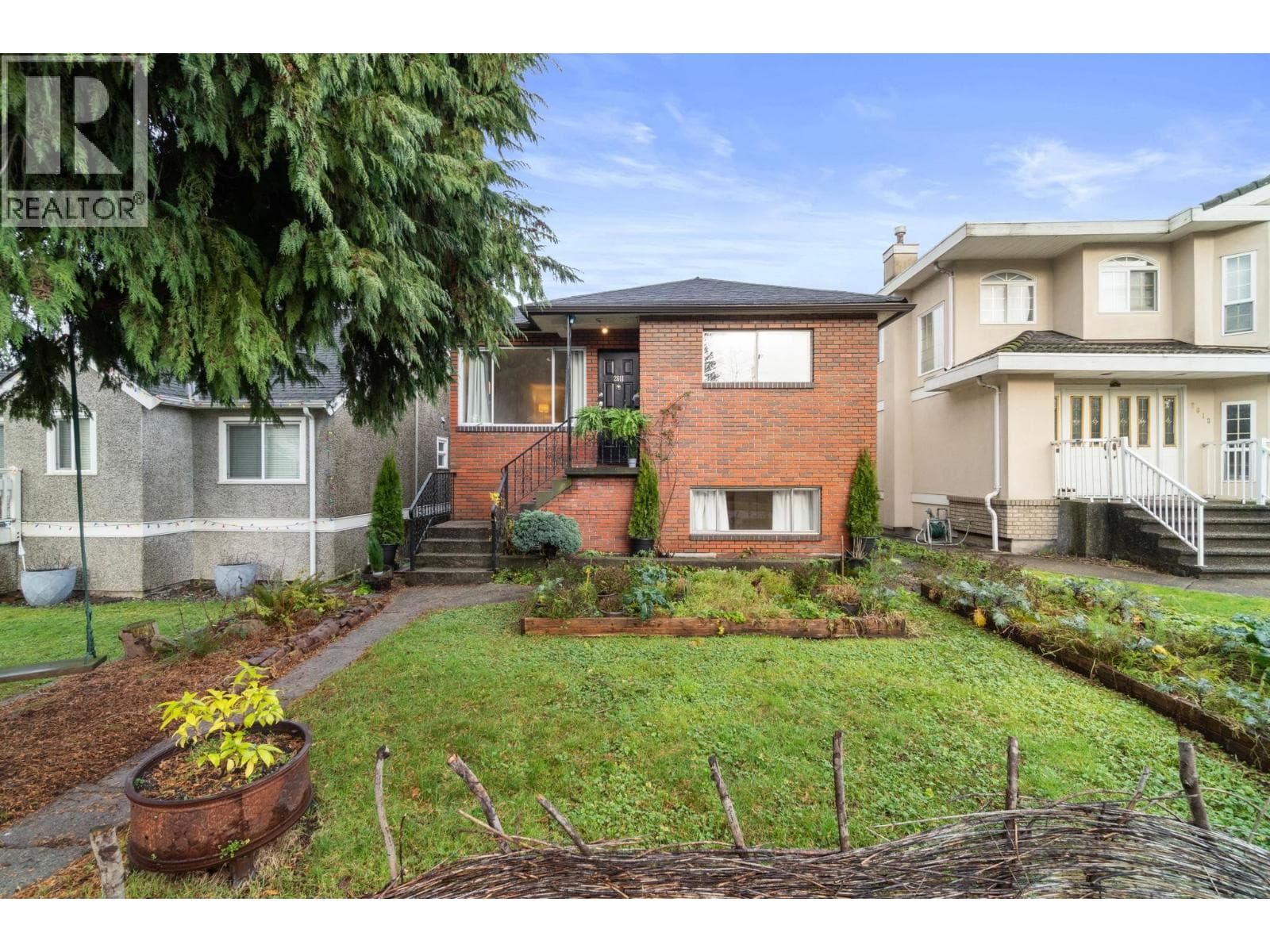2611 PARKER STREET in Hastings-Sunrise