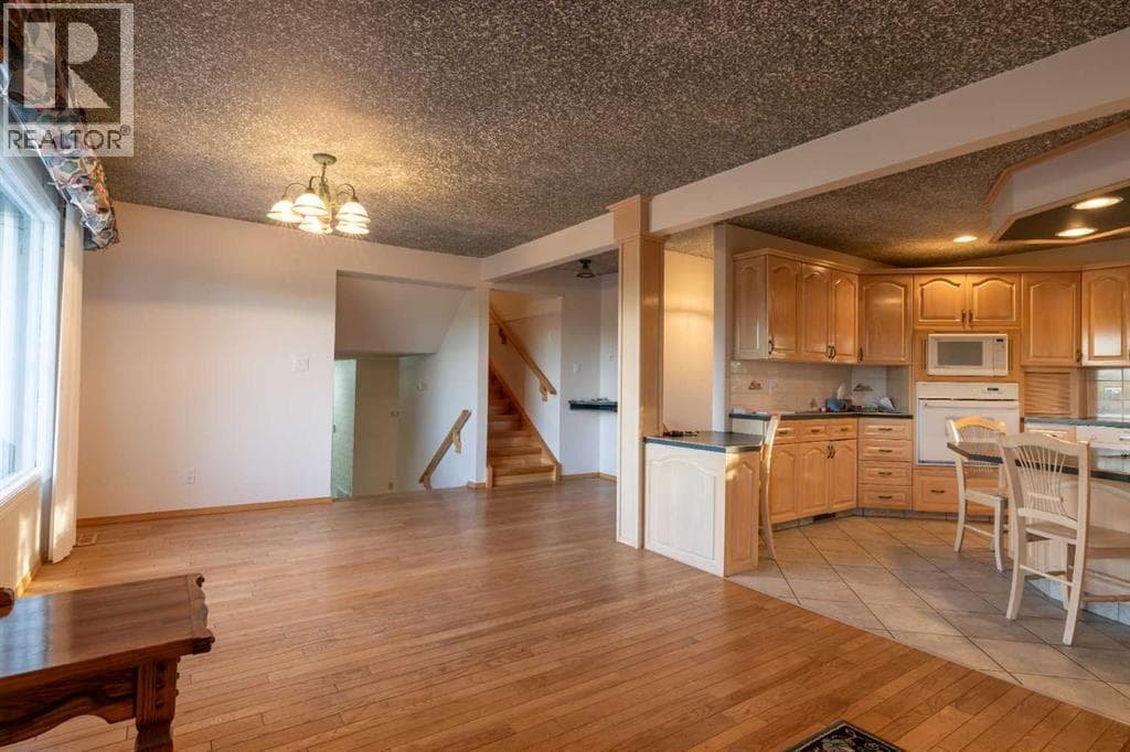 83246 RANGE ROAD 211 — photo 4