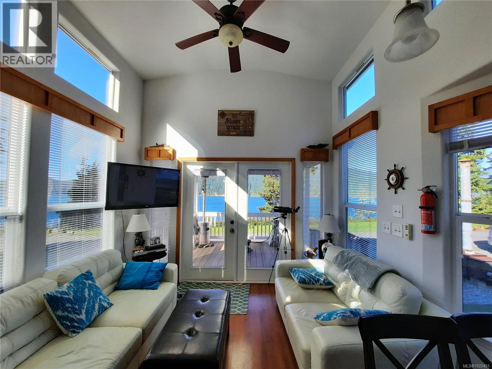 15 6340 CERANTES ROAD, Victoria — photo 2