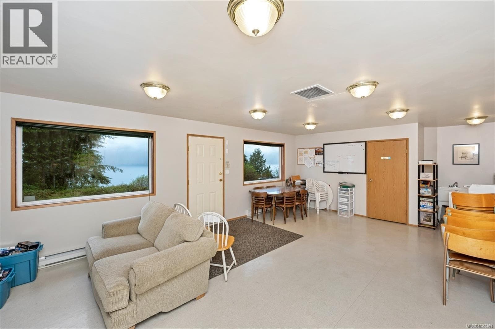 15 6340 CERANTES ROAD, Victoria — photo 5