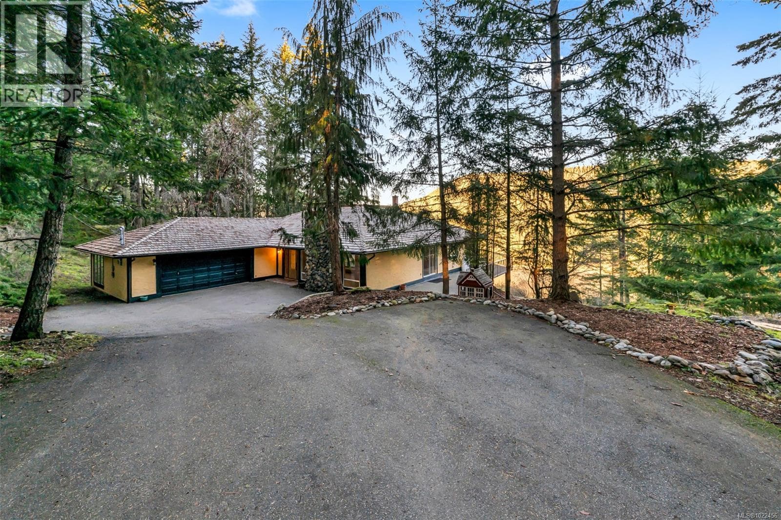 4133 ROCKY MOUNTAIN ROAD, Victoria — photo 3