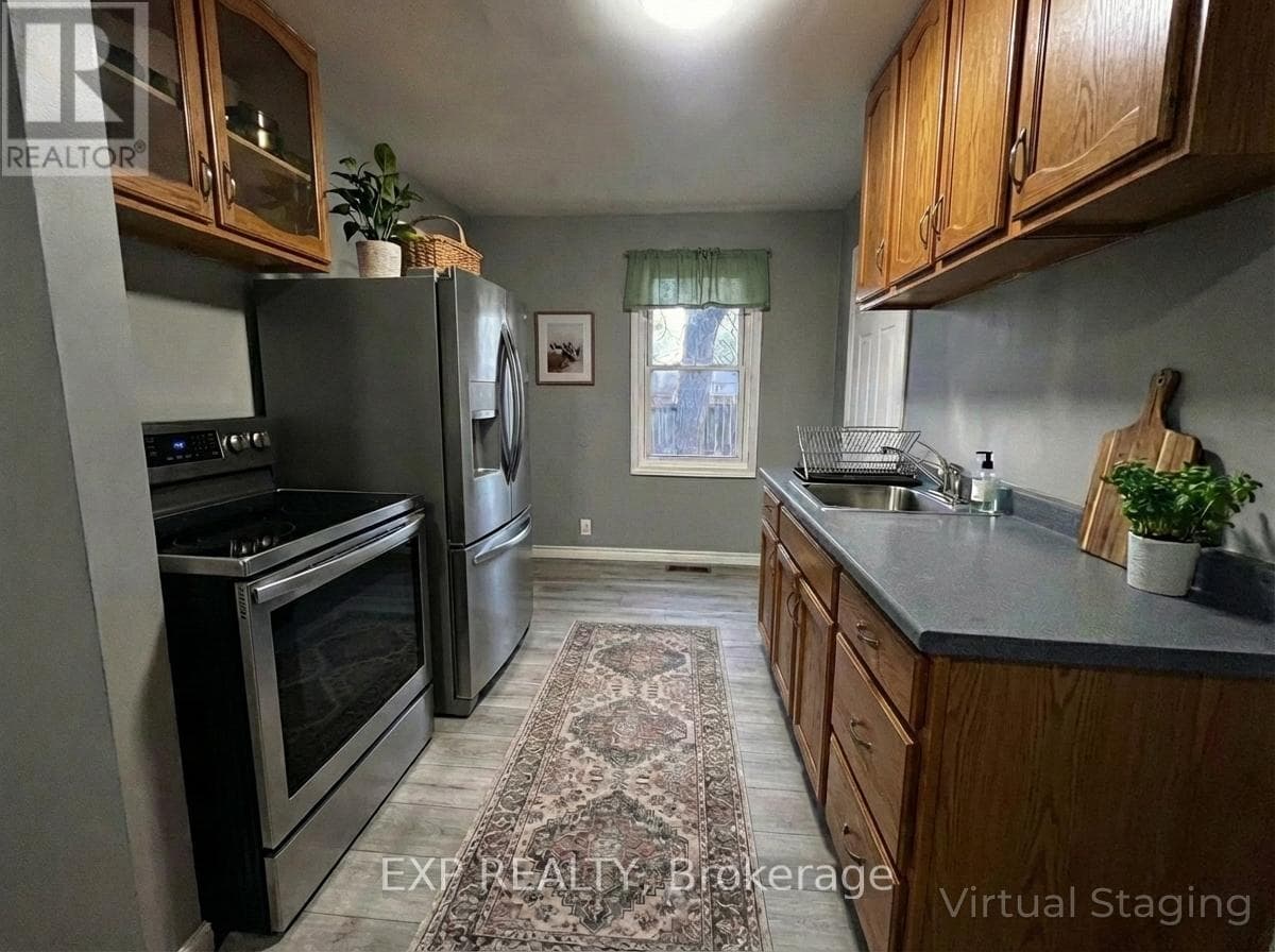 194 FURNIVAL ROAD, Toronto — photo 4